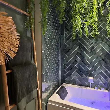 Love hotel Jungle Fever , Evasion Nature Et Balneo Boulogne-sur-Mer